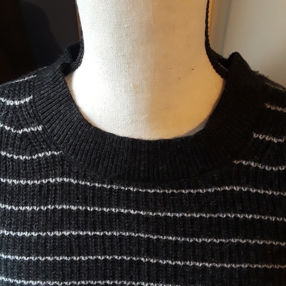 Wool Cashmere Cold Shoulder Striped Sweater Size 1X - Picture 5 of 9